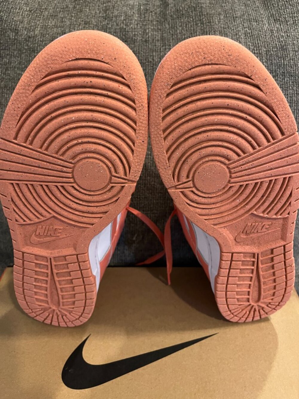 🔥 Nike Dunk Low Light Wild Mango – Women’s Size 10 – Clean Used 🔥 - Picture 4 of 4